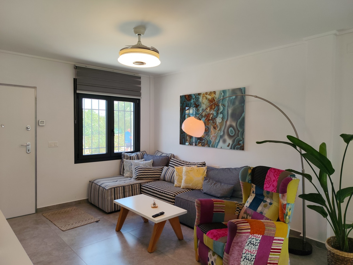 For sale - 6 Bedroom 4 Bathroom House - Detached Villa in Los Montesinos - Los Montesinos Centro  - Alicante