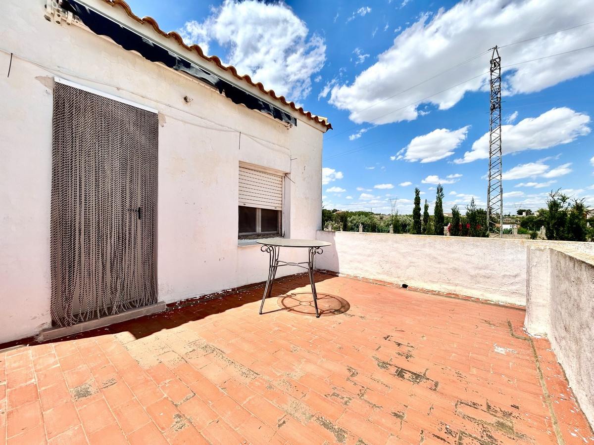 For sale - 6 Bedroom 4 Bathroom House - Detached Villa in Los Montesinos - Los Montesinos Centro  - Alicante