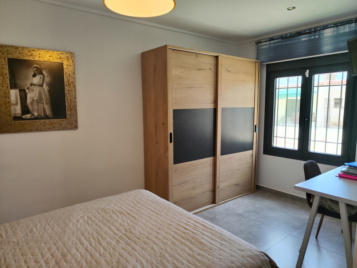 For sale - 6 Bedroom 4 Bathroom House - Detached Villa in Los Montesinos - Los Montesinos Centro  - Alicante