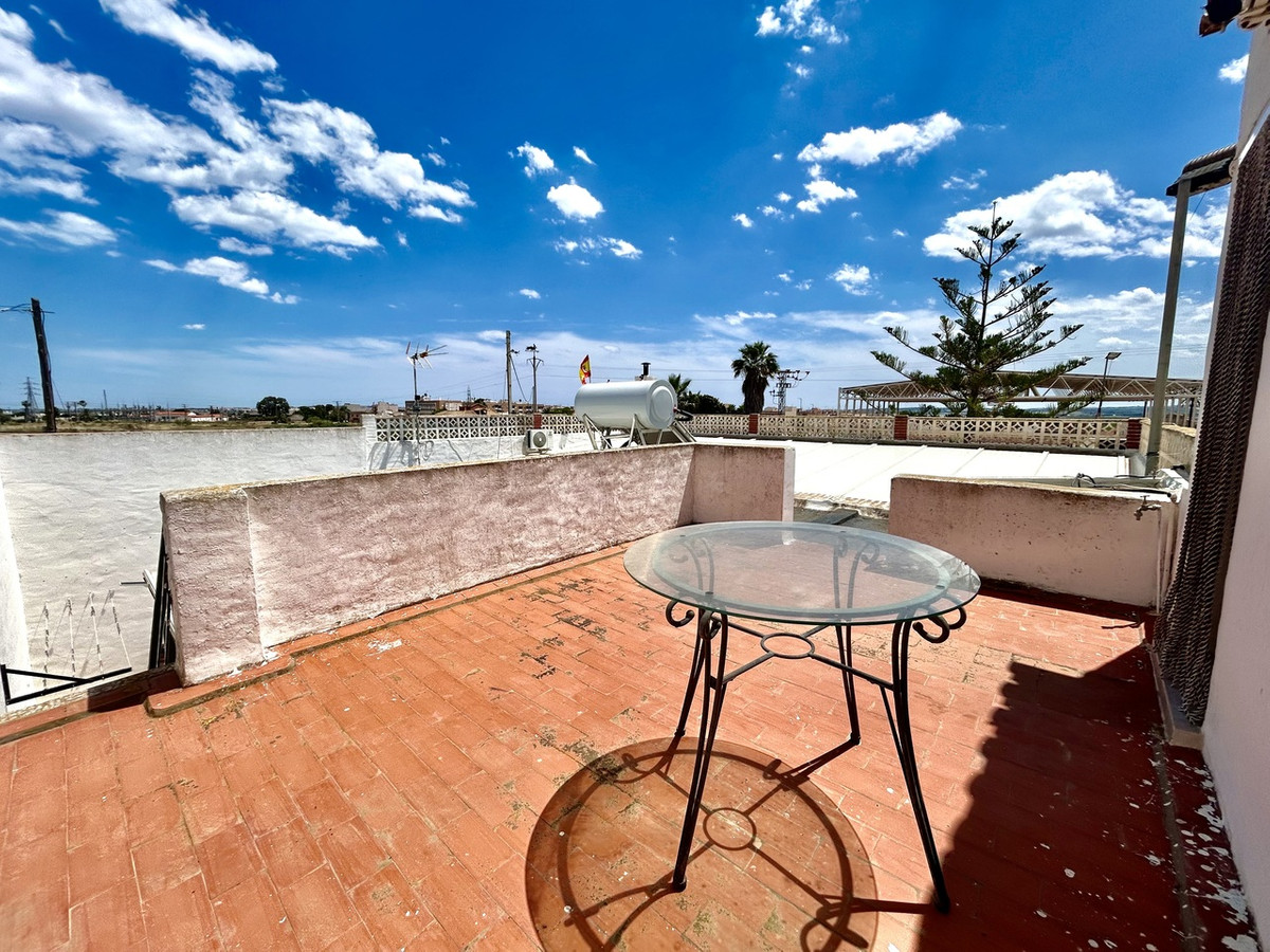 For sale - 6 Bedroom 4 Bathroom House - Detached Villa in Los Montesinos - Los Montesinos Centro  - Alicante