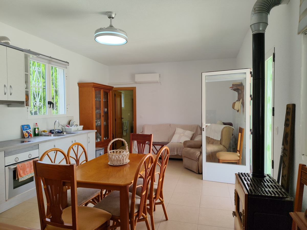 For sale - 6 Bedroom 4 Bathroom House - Detached Villa in Los Montesinos - Los Montesinos Centro  - Alicante