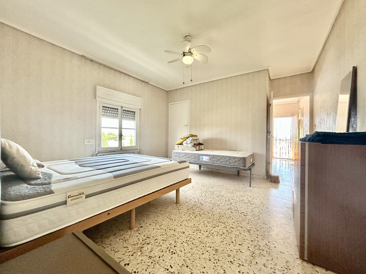 For sale - 6 Bedroom 4 Bathroom House - Detached Villa in Los Montesinos - Los Montesinos Centro  - Alicante