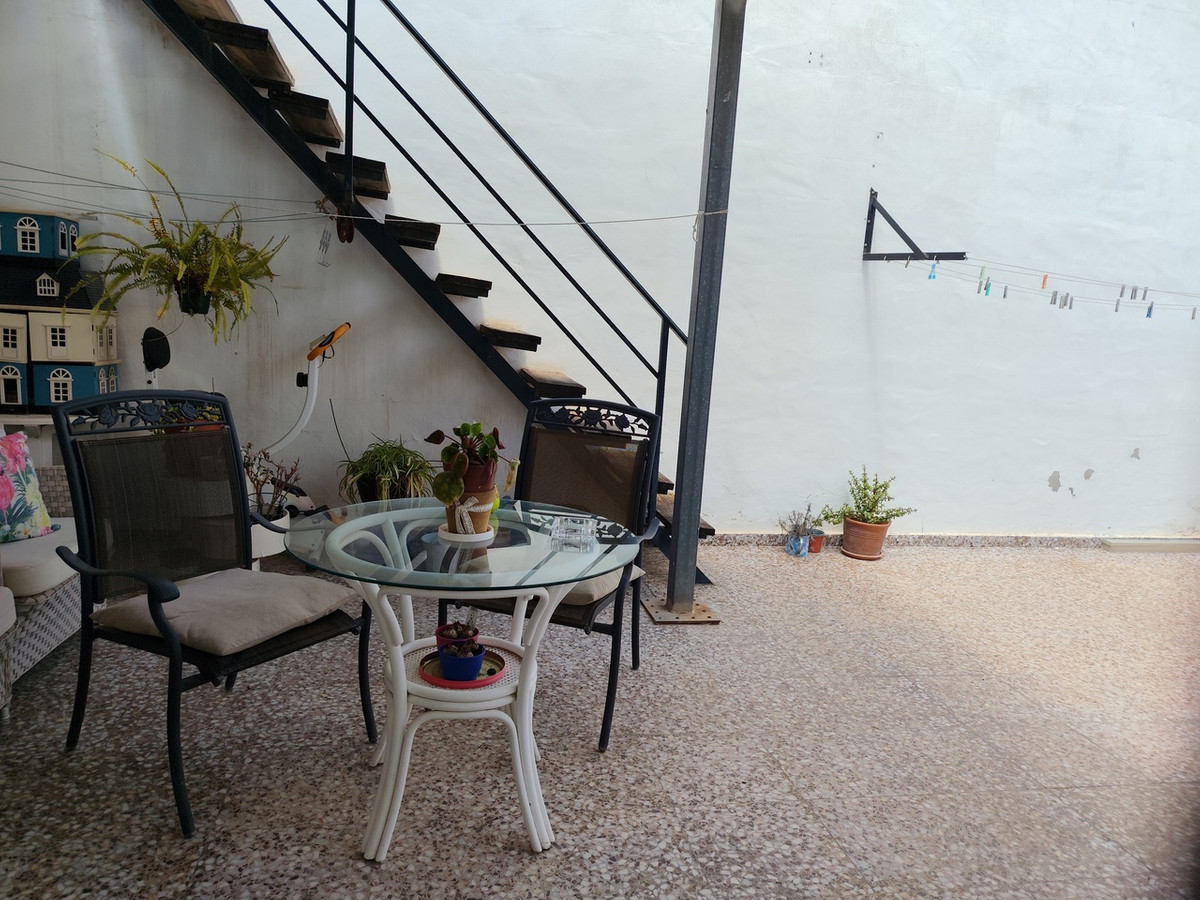 For sale - 6 Bedroom 4 Bathroom House - Detached Villa in Los Montesinos - Los Montesinos Centro  - Alicante