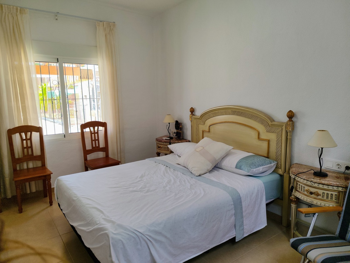 For sale - 6 Bedroom 4 Bathroom House - Detached Villa in Los Montesinos - Los Montesinos Centro  - Alicante