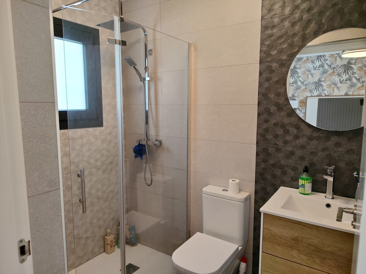 For sale - 6 Bedroom 4 Bathroom House - Detached Villa in Los Montesinos - Los Montesinos Centro  - Alicante