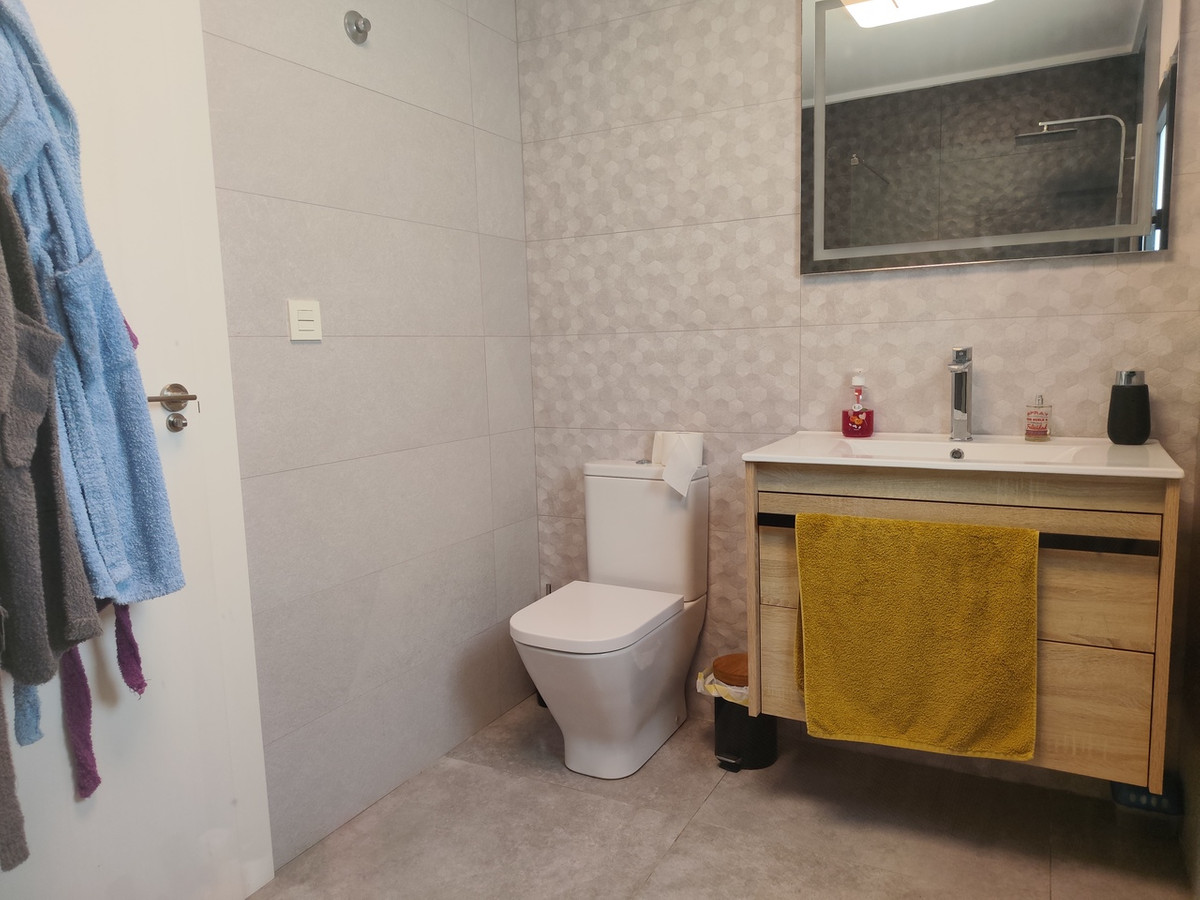 For sale - 6 Bedroom 4 Bathroom House - Detached Villa in Los Montesinos - Los Montesinos Centro  - Alicante