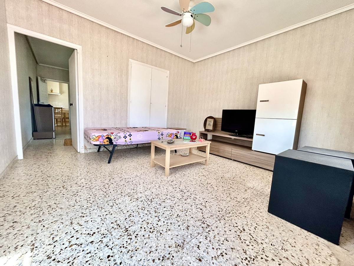 For sale - 6 Bedroom 4 Bathroom House - Detached Villa in Los Montesinos - Los Montesinos Centro  - Alicante