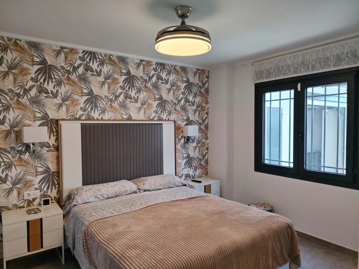 For sale - 6 Bedroom 4 Bathroom House - Detached Villa in Los Montesinos - Los Montesinos Centro  - Alicante