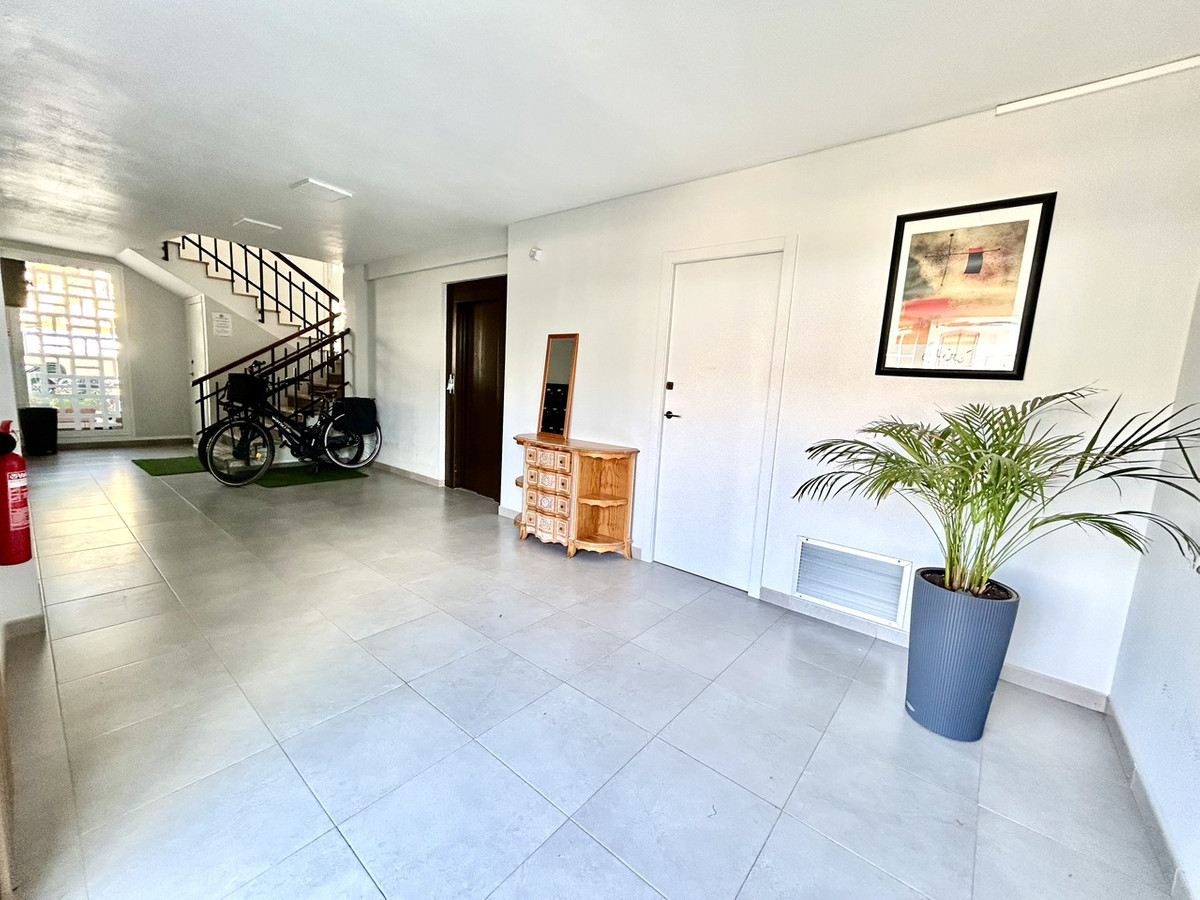 For sale - 2 Bedroom 1 Bathroom Ground Floor Apartment in La Zenia  - La Zenia  - Alicante