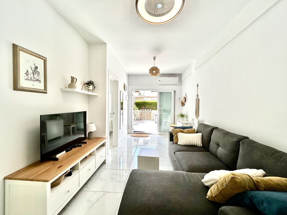 For sale - 2 Bedroom 1 Bathroom Ground Floor Apartment in La Zenia  - La Zenia  - Alicante