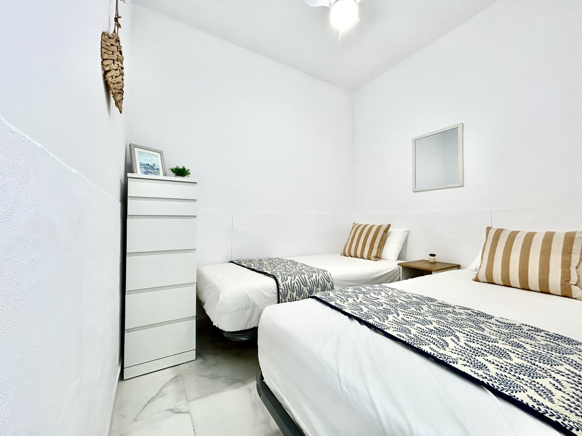 For sale - 2 Bedroom 1 Bathroom Ground Floor Apartment in La Zenia  - La Zenia  - Alicante