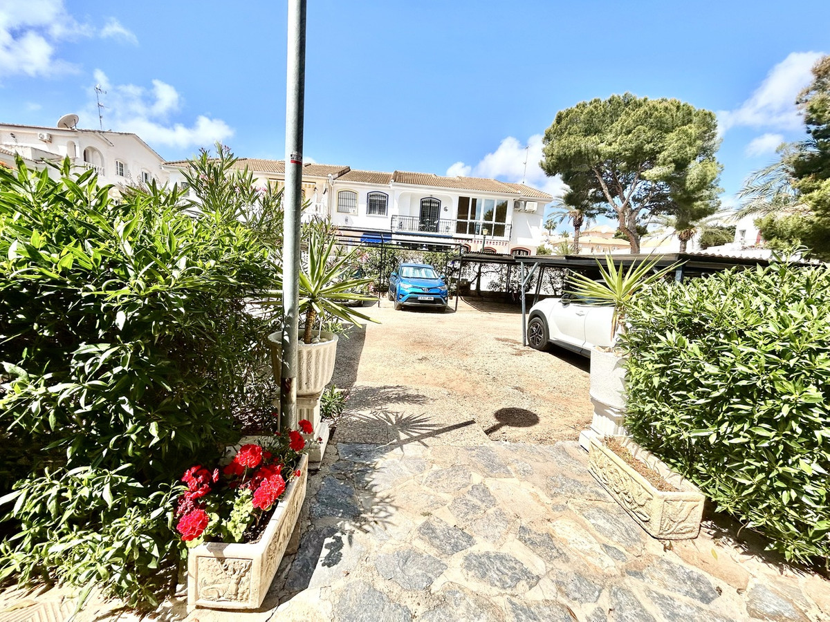 For sale - 2 Bedroom 1 Bathroom Ground Floor Apartment in La Zenia  - La Zenia  - Alicante