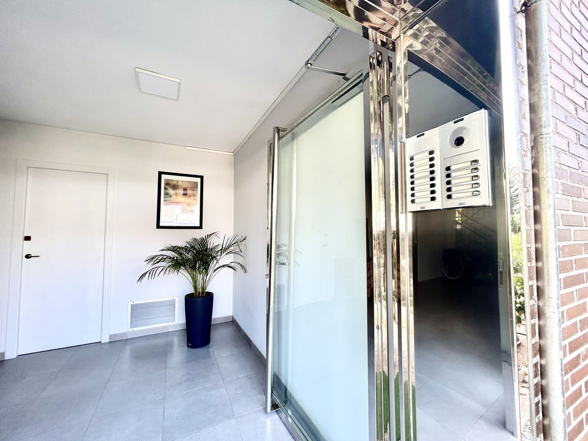 For sale - 2 Bedroom 1 Bathroom Ground Floor Apartment in La Zenia  - La Zenia  - Alicante