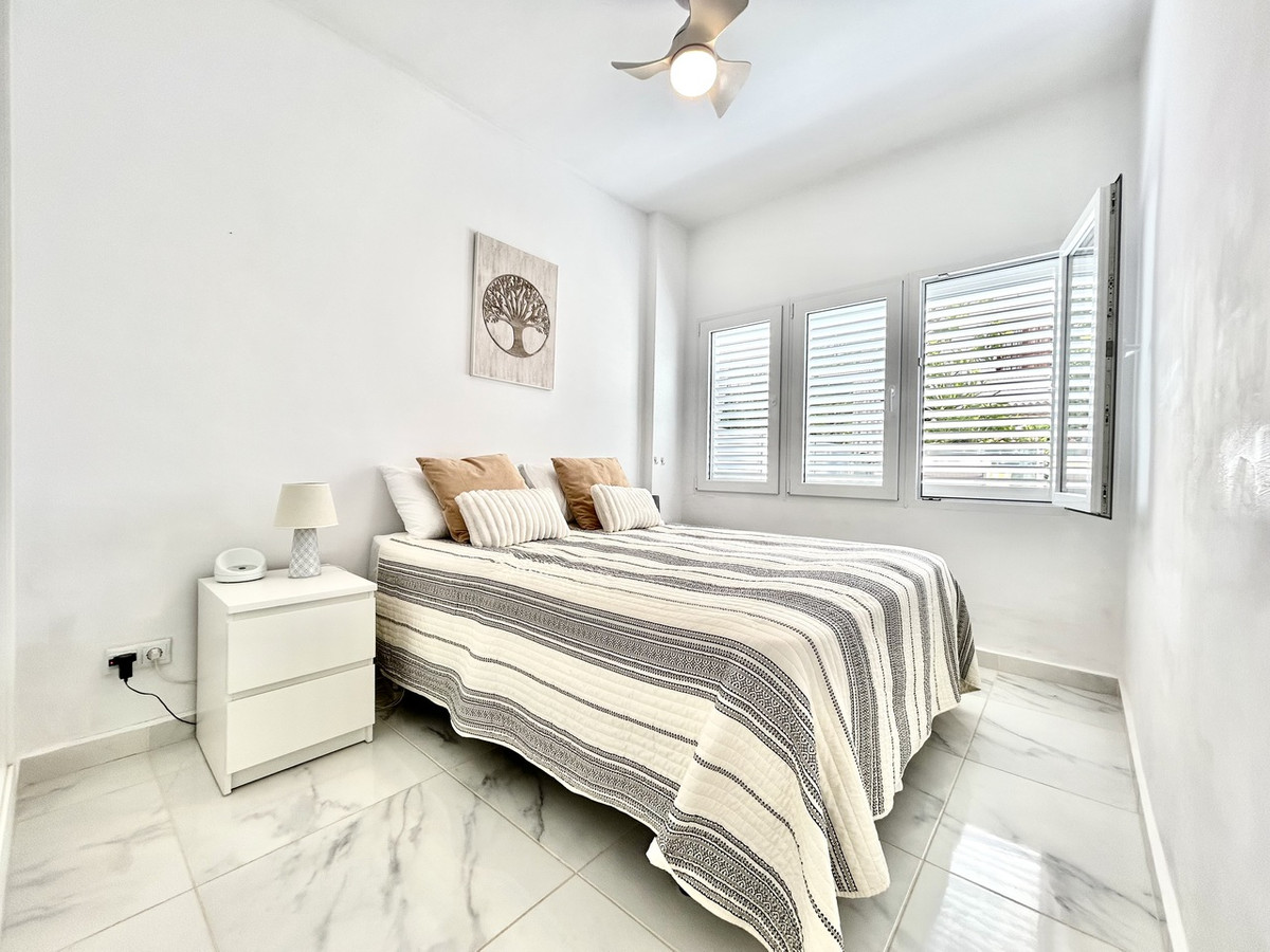 For sale - 2 Bedroom 1 Bathroom Ground Floor Apartment in La Zenia  - La Zenia  - Alicante