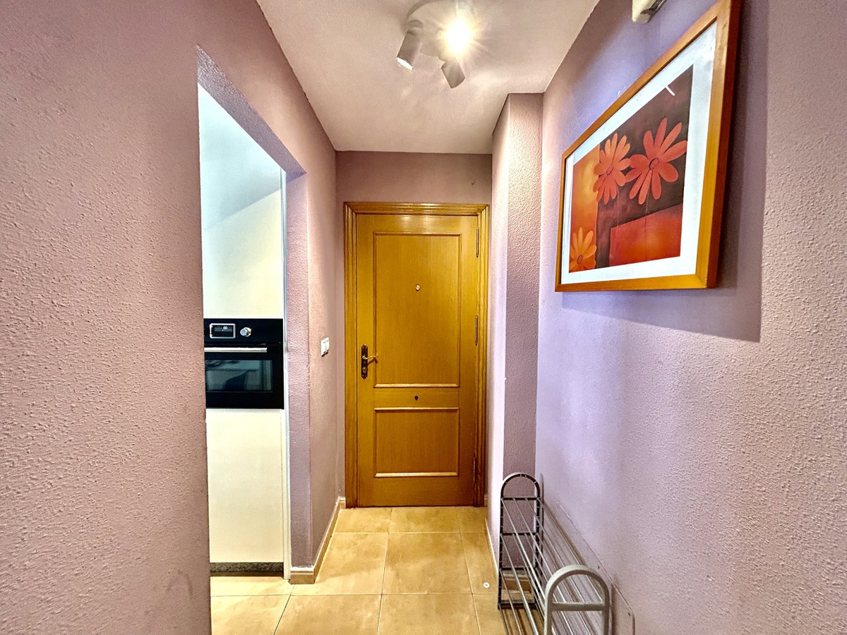 For sale - 2 Bedroom 2 Bathroom Apartment - Middle Floor Apartment in Torrevieja - Torrevieja Centro  - Alicante