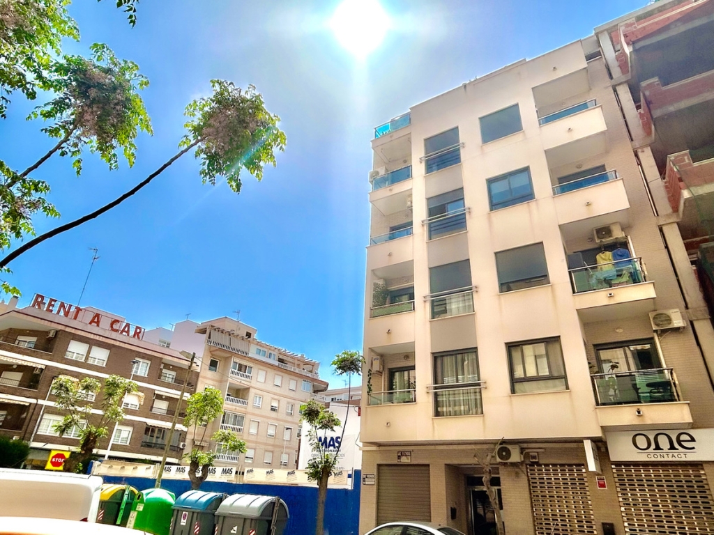 2 Bedroom 2 Bathroom Apartment - Middle Floor Apartment in Torrevieja