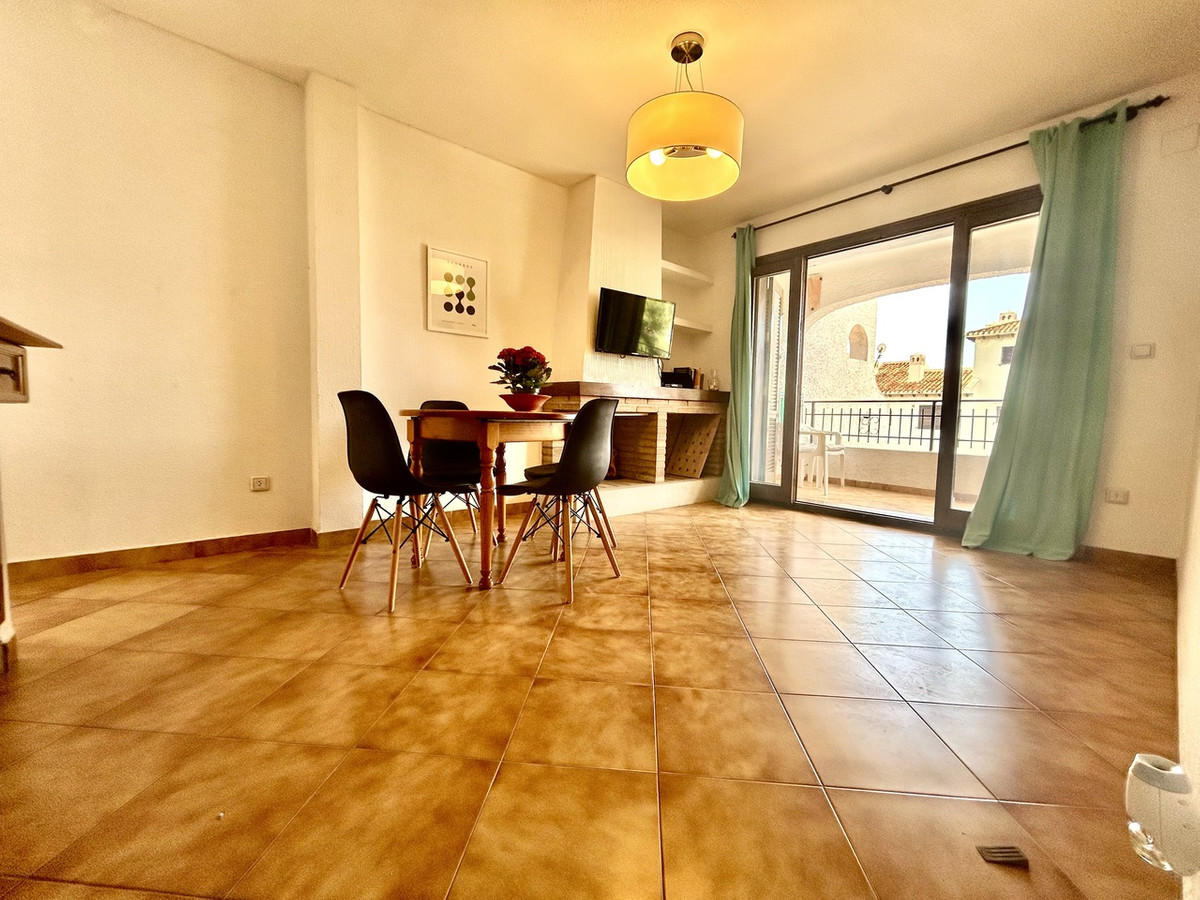 For sale - 2 Bedroom 1 Bathroom Apartment in Cabo Roig  - Cabo Roig  - Alicante