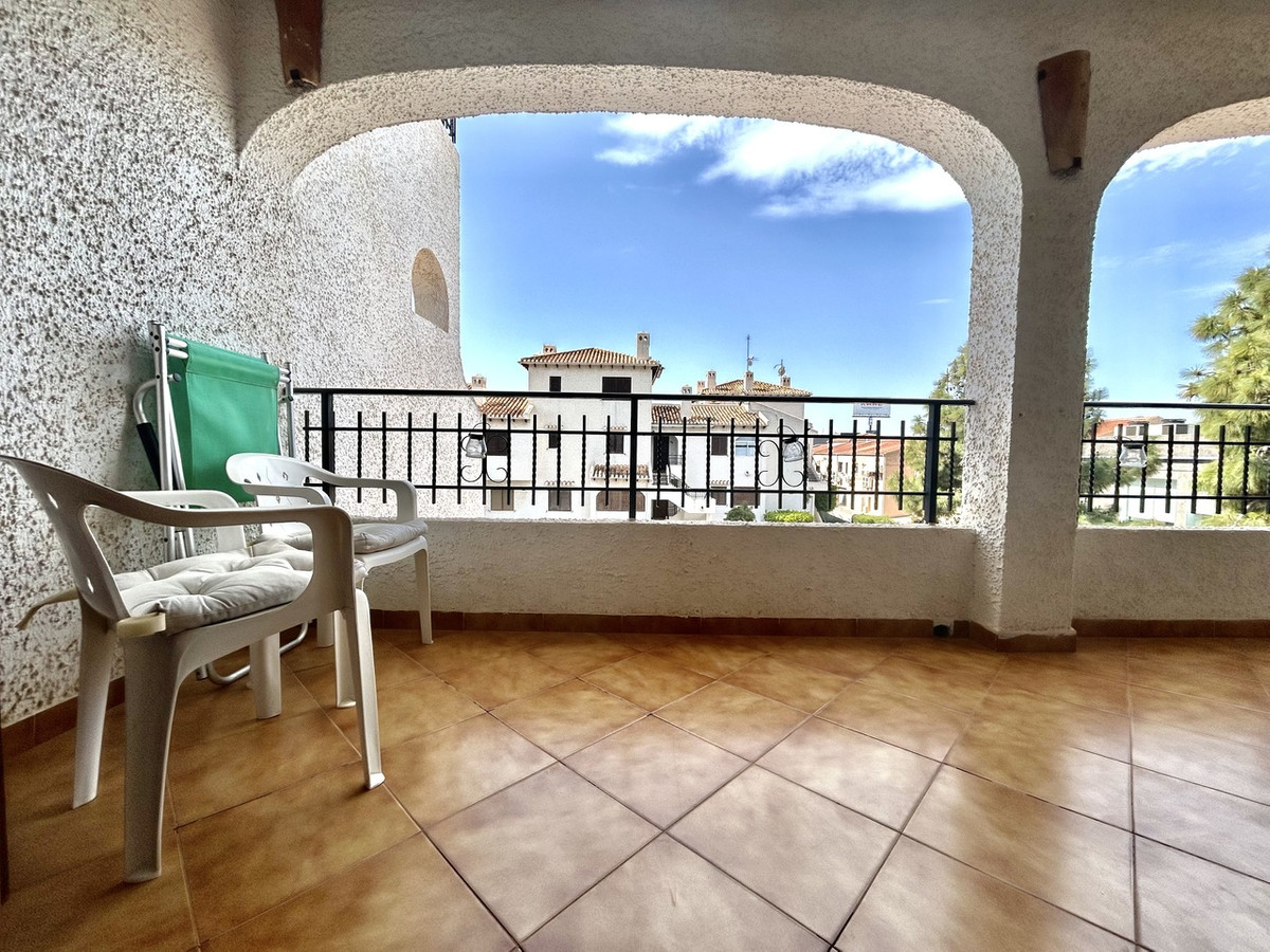 For sale - 2 Bedroom 1 Bathroom Apartment in Cabo Roig  - Cabo Roig  - Alicante