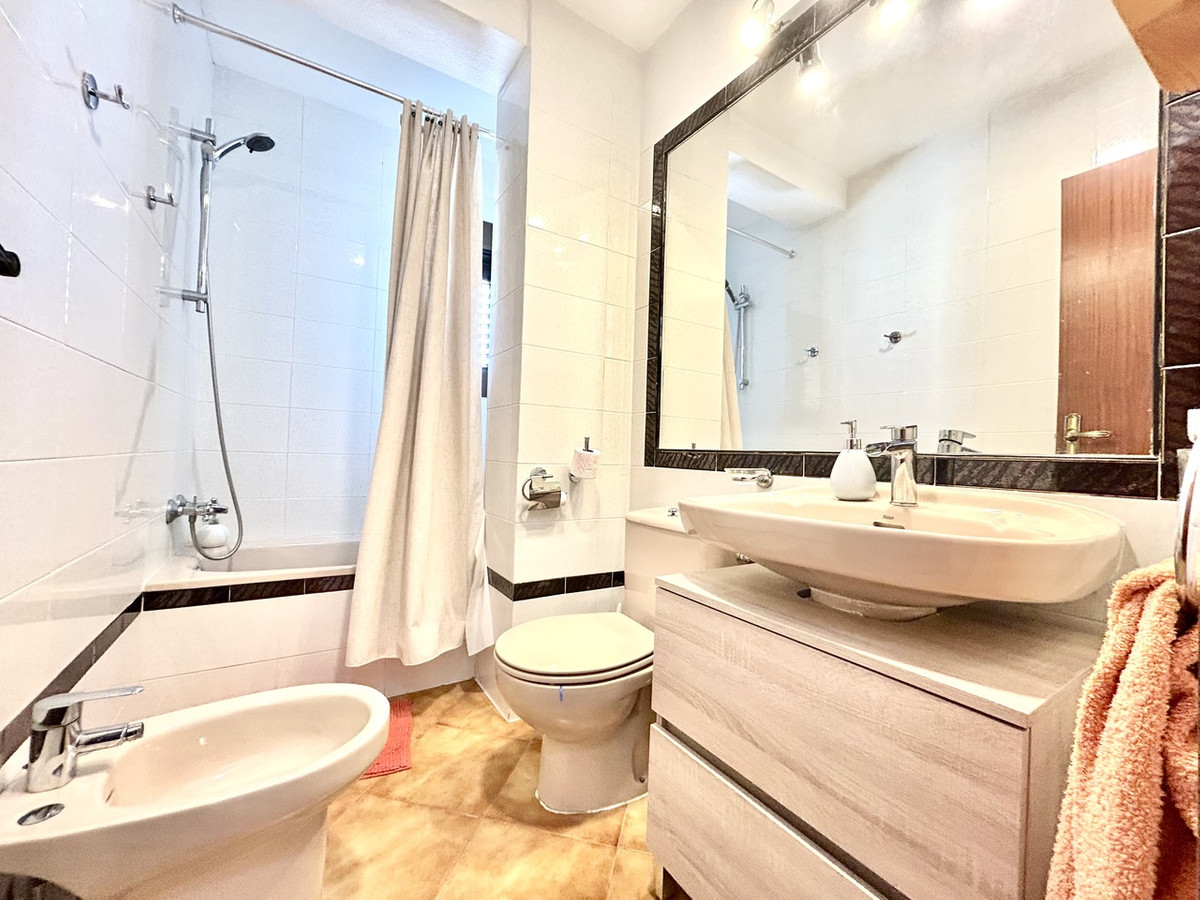For sale - 2 Bedroom 1 Bathroom Apartment in Cabo Roig  - Cabo Roig  - Alicante
