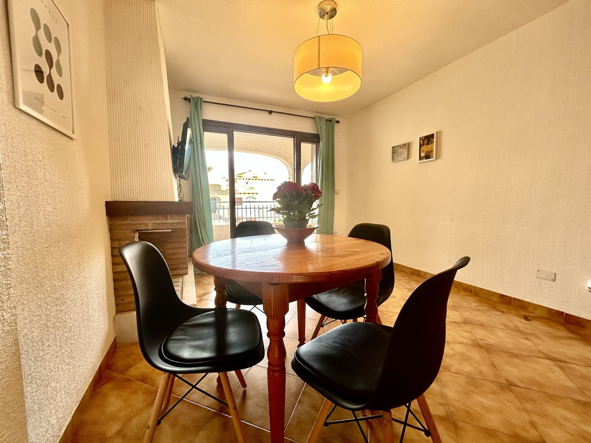 For sale - 2 Bedroom 1 Bathroom Apartment in Cabo Roig  - Cabo Roig  - Alicante