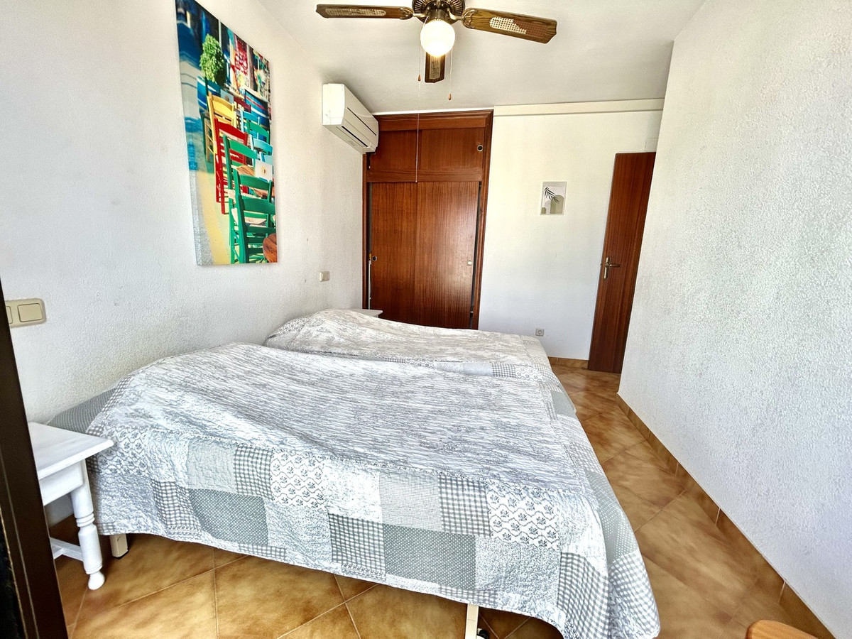 For sale - 2 Bedroom 1 Bathroom Apartment in Cabo Roig  - Cabo Roig  - Alicante