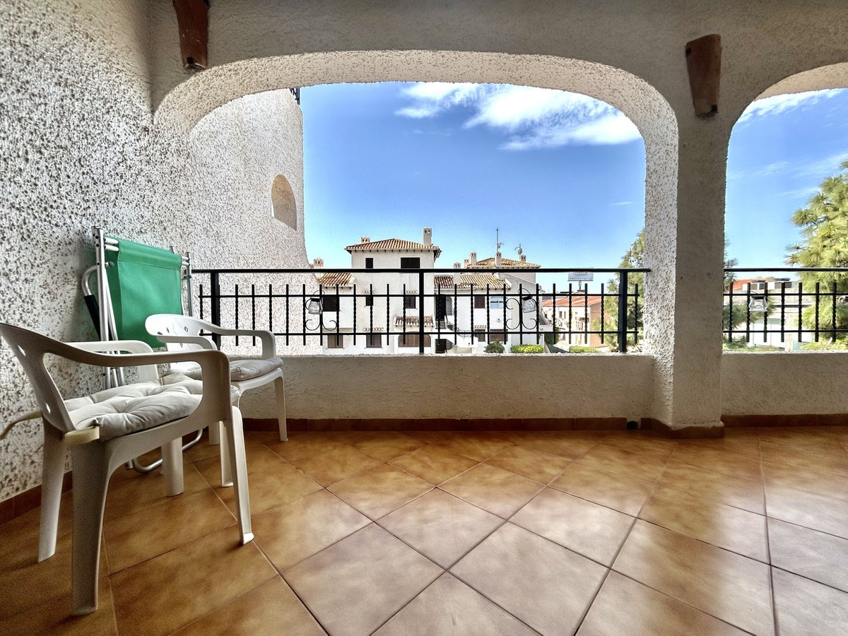 For sale - 2 Bedroom 1 Bathroom Apartment in Cabo Roig  - Cabo Roig  - Alicante