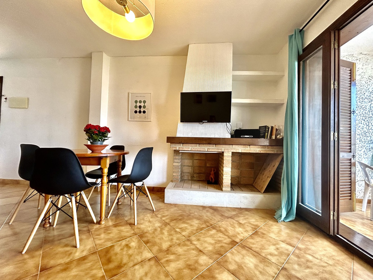 For sale - 2 Bedroom 1 Bathroom Apartment in Cabo Roig  - Cabo Roig  - Alicante