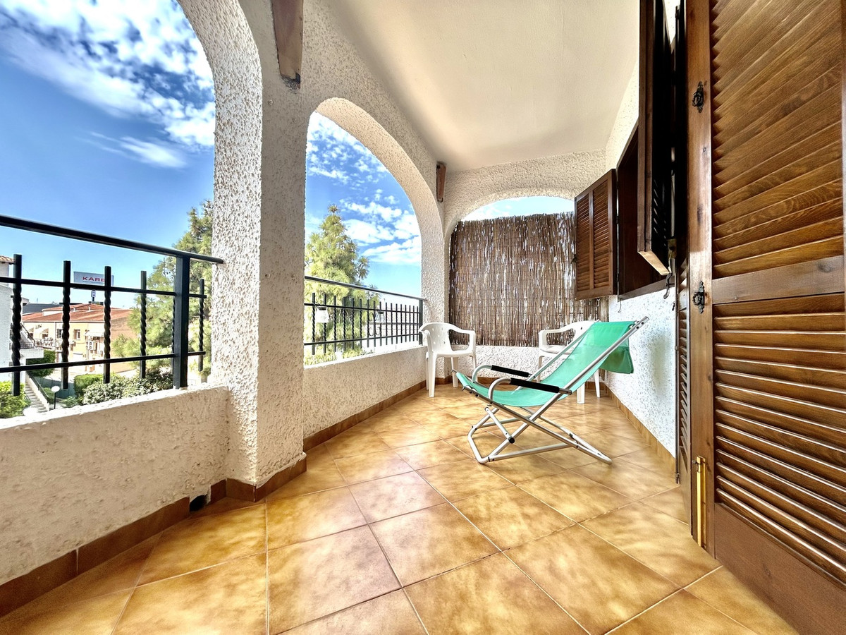 For sale - 2 Bedroom 1 Bathroom Apartment in Cabo Roig  - Cabo Roig  - Alicante