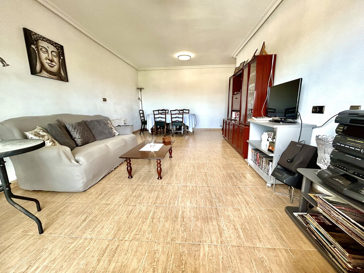 For sale - 4 Bedroom 2 Bathroom Apartment - Top Floor Apartment in Almoradi - Almoradi Centro  - Alicante
