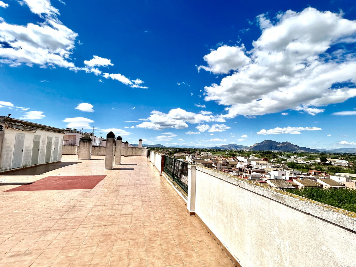 For sale - 4 Bedroom 2 Bathroom Apartment - Top Floor Apartment in Almoradi - Almoradi Centro  - Alicante