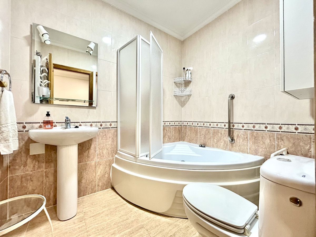 For sale - 4 Bedroom 2 Bathroom Apartment - Top Floor Apartment in Almoradi - Almoradi Centro  - Alicante
