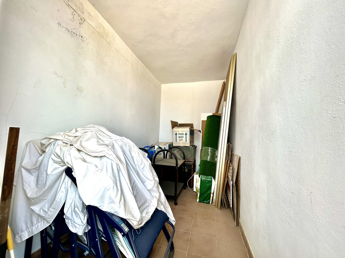 For sale - 4 Bedroom 2 Bathroom Apartment - Top Floor Apartment in Almoradi - Almoradi Centro  - Alicante