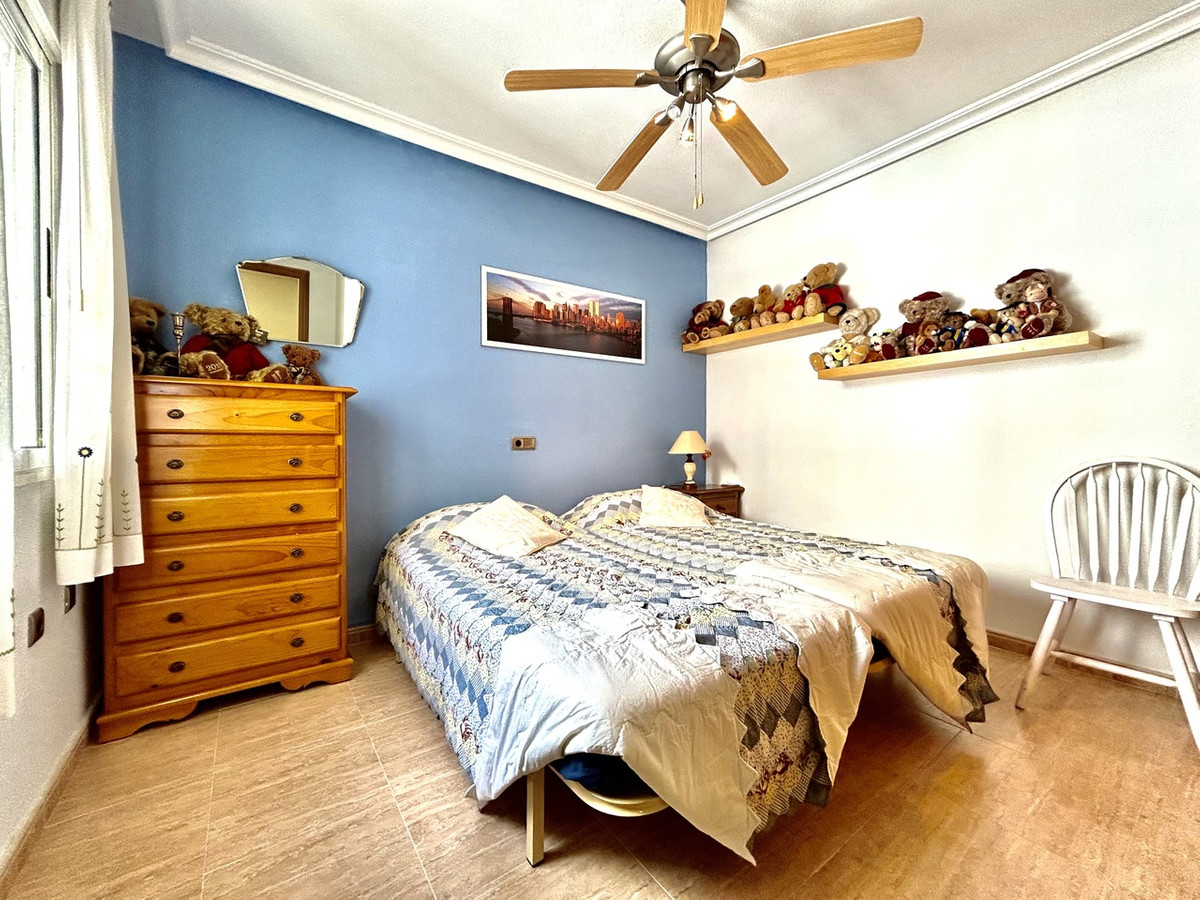 For sale - 4 Bedroom 2 Bathroom Apartment - Top Floor Apartment in Almoradi - Almoradi Centro  - Alicante