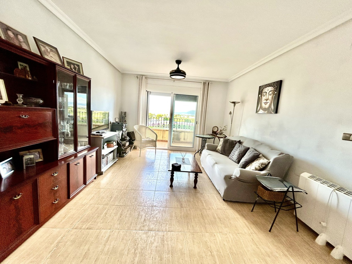 For sale - 4 Bedroom 2 Bathroom Apartment - Top Floor Apartment in Almoradi - Almoradi Centro  - Alicante