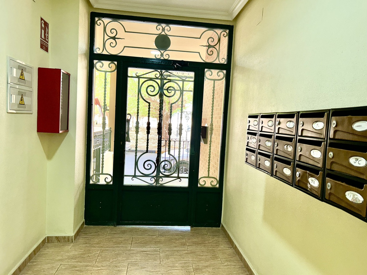For sale - 4 Bedroom 2 Bathroom Apartment - Top Floor Apartment in Almoradi - Almoradi Centro  - Alicante