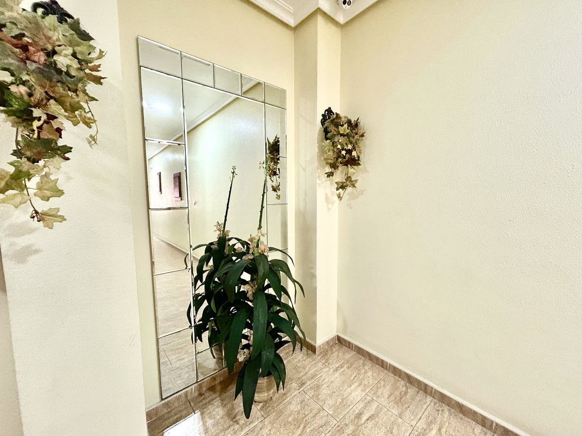 For sale - 4 Bedroom 2 Bathroom Apartment - Top Floor Apartment in Almoradi - Almoradi Centro  - Alicante
