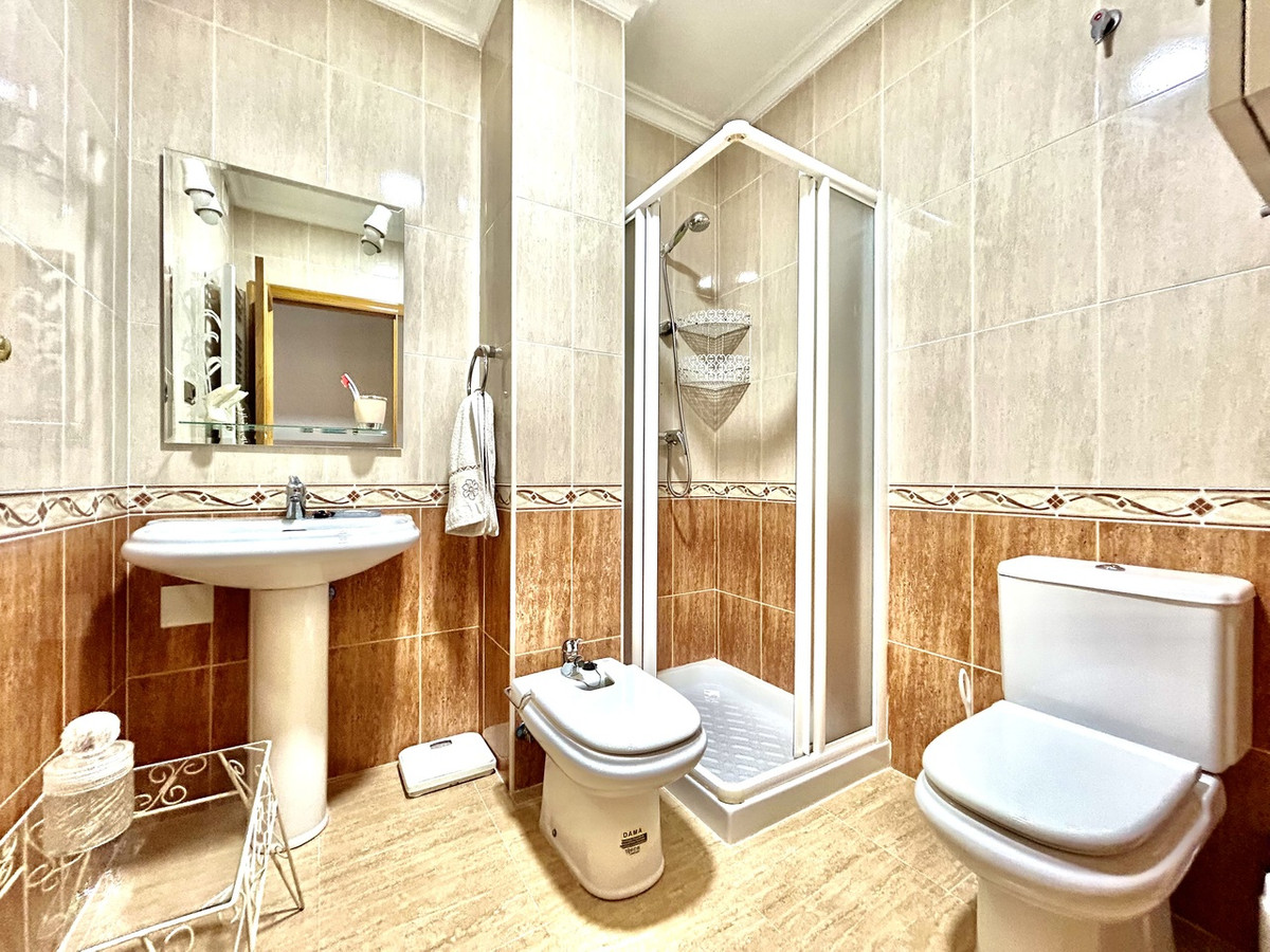 For sale - 4 Bedroom 2 Bathroom Apartment - Top Floor Apartment in Almoradi - Almoradi Centro  - Alicante