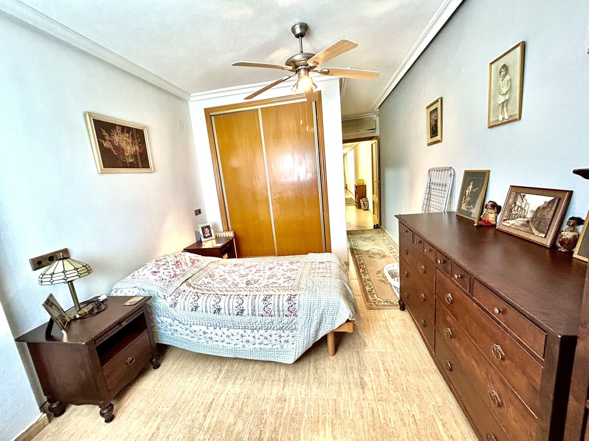 For sale - 4 Bedroom 2 Bathroom Apartment - Top Floor Apartment in Almoradi - Almoradi Centro  - Alicante