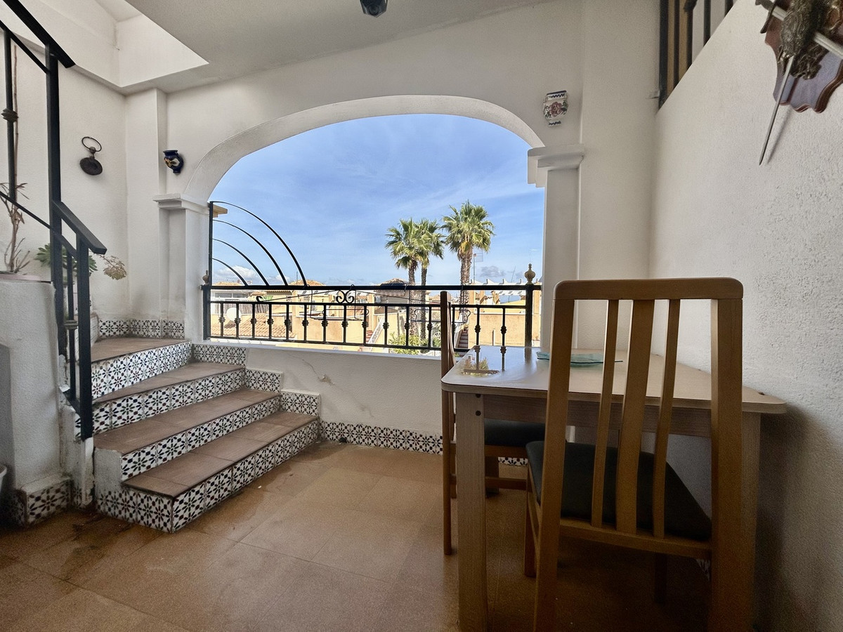 For sale - 2 Bedroom 1 Bathroom Top Floor Apartment in Los Altos  - Los Altos  - Alicante