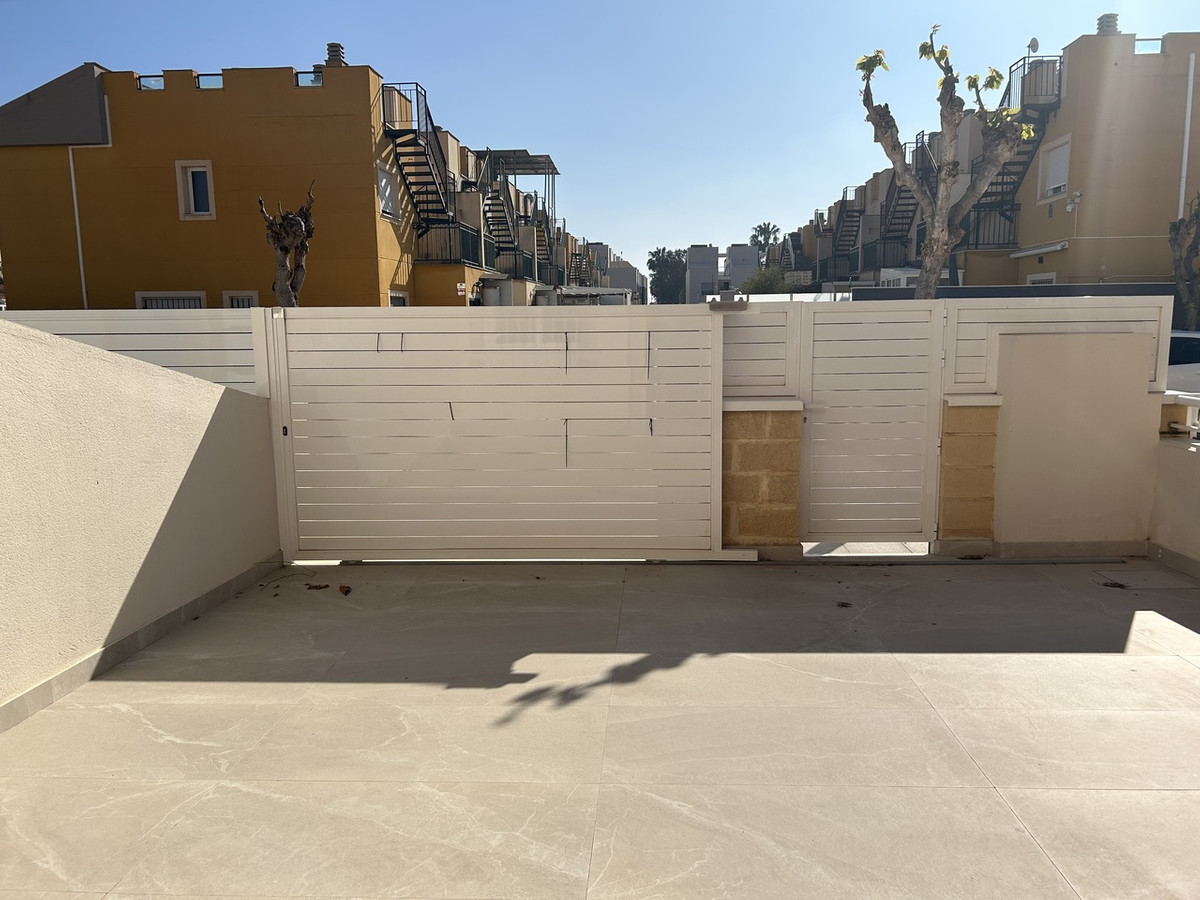 For sale - 2 Bedroom 1 Bathroom Apartment - Ground Floor Apartment in Pilar de la Horadada - Pilar de la Horadada Centro  - Alicante