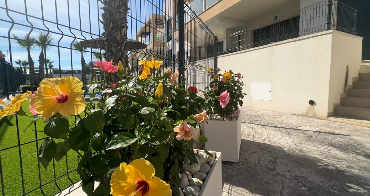 For sale - 2 Bedroom 2 Bathroom Apartment - Top Floor Apartment in Orihuela - Villamartin  - Alicante
