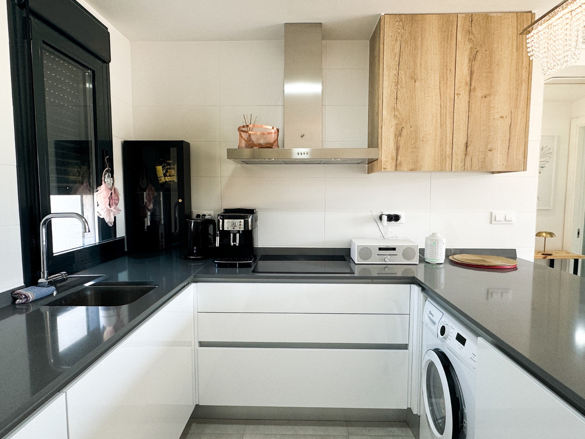 For sale - 2 Bedroom 2 Bathroom Apartment - Top Floor Apartment in Orihuela - Villamartin  - Alicante
