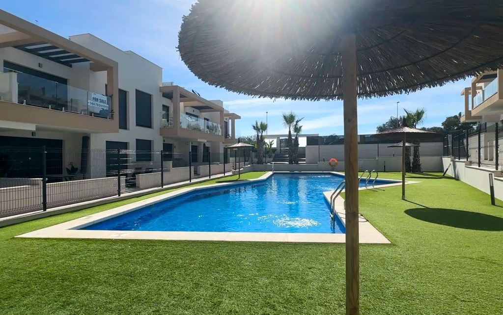 2 Bedroom 2 Bathroom Apartment - Top Floor Apartment in Orihuela