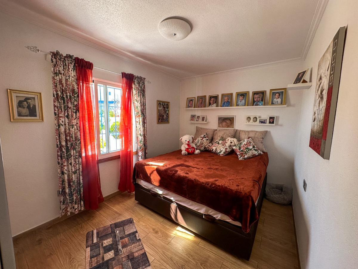 For sale - 2 Bedroom 2 Bathroom House - Townhouse in Torrevieja - Torrevieja Centro  - Alicante