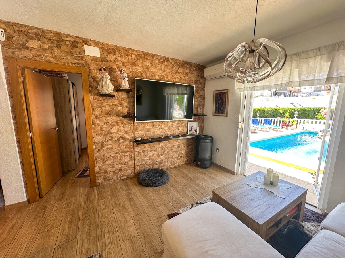 For sale - 2 Bedroom 2 Bathroom House - Townhouse in Torrevieja - Torrevieja Centro  - Alicante