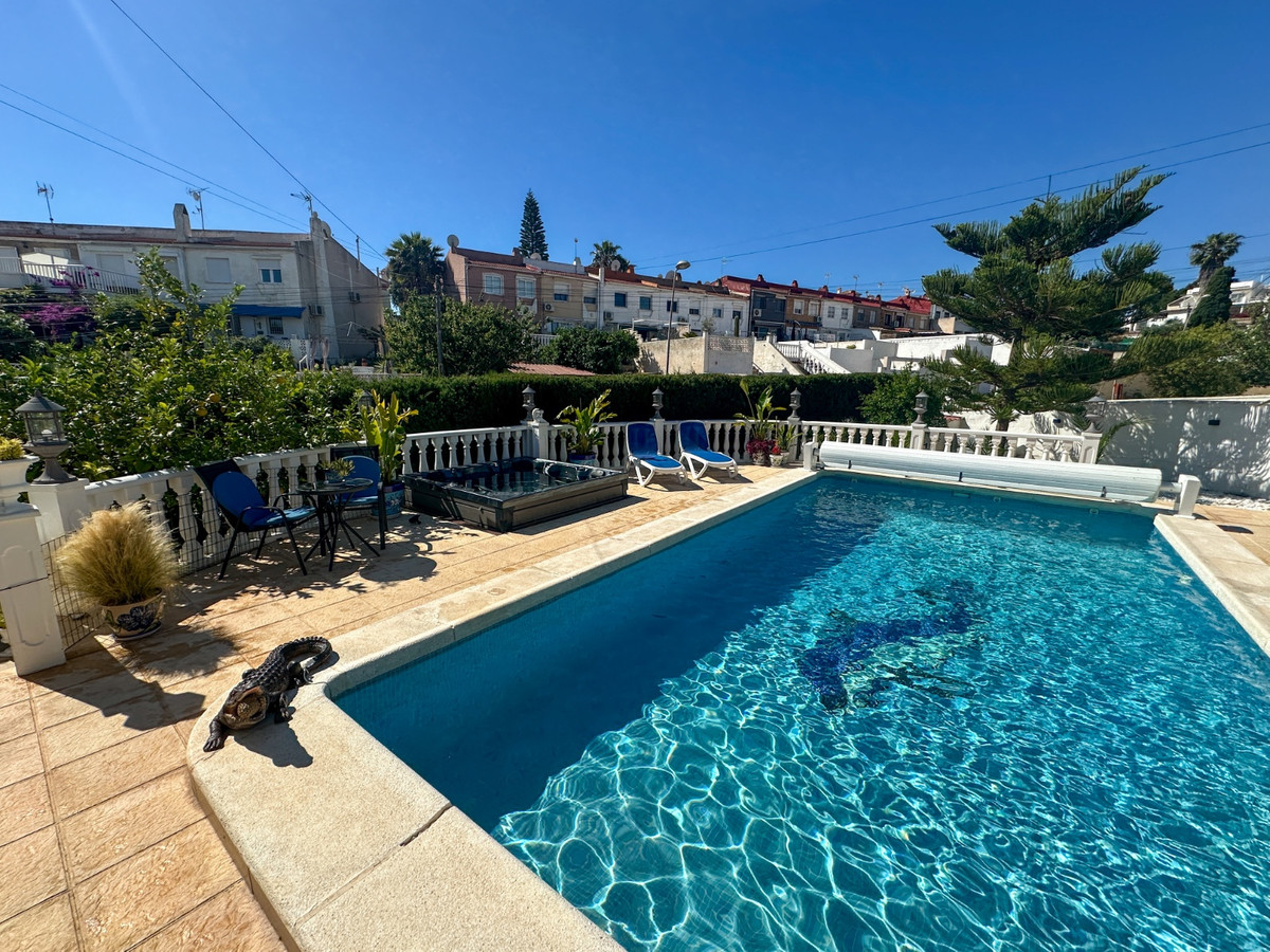 For sale - 2 Bedroom 2 Bathroom House - Townhouse in Torrevieja - Torrevieja Centro  - Alicante