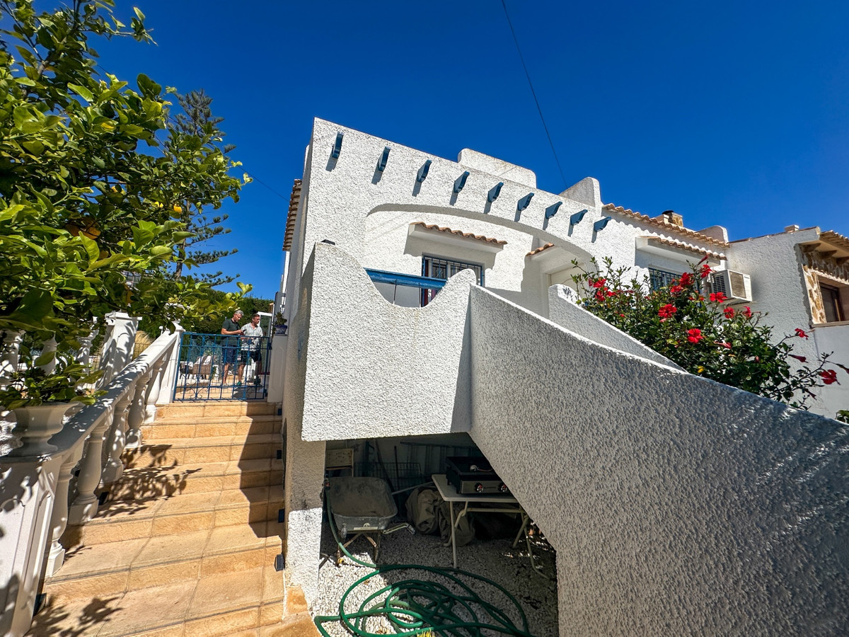 For sale - 2 Bedroom 2 Bathroom House - Townhouse in Torrevieja - Torrevieja Centro  - Alicante