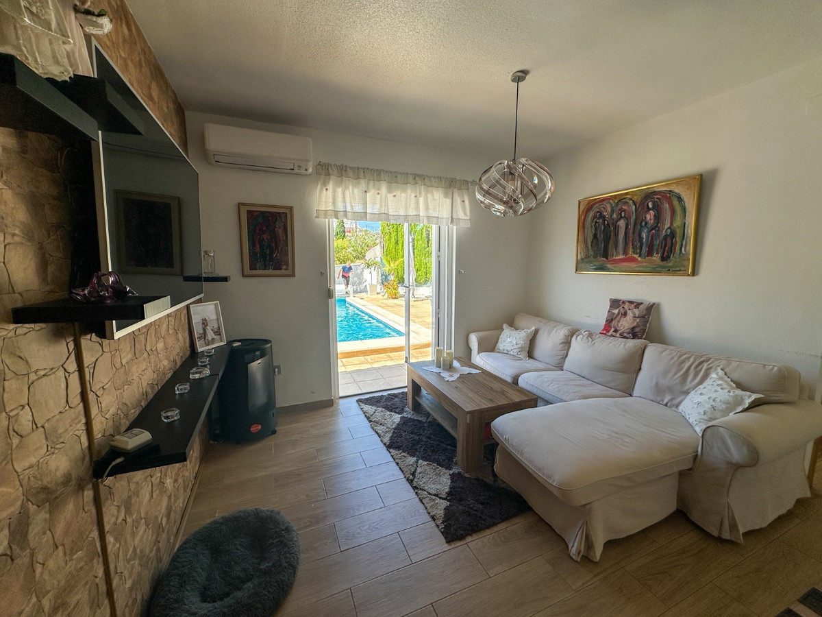 For sale - 2 Bedroom 2 Bathroom House - Townhouse in Torrevieja - Torrevieja Centro  - Alicante
