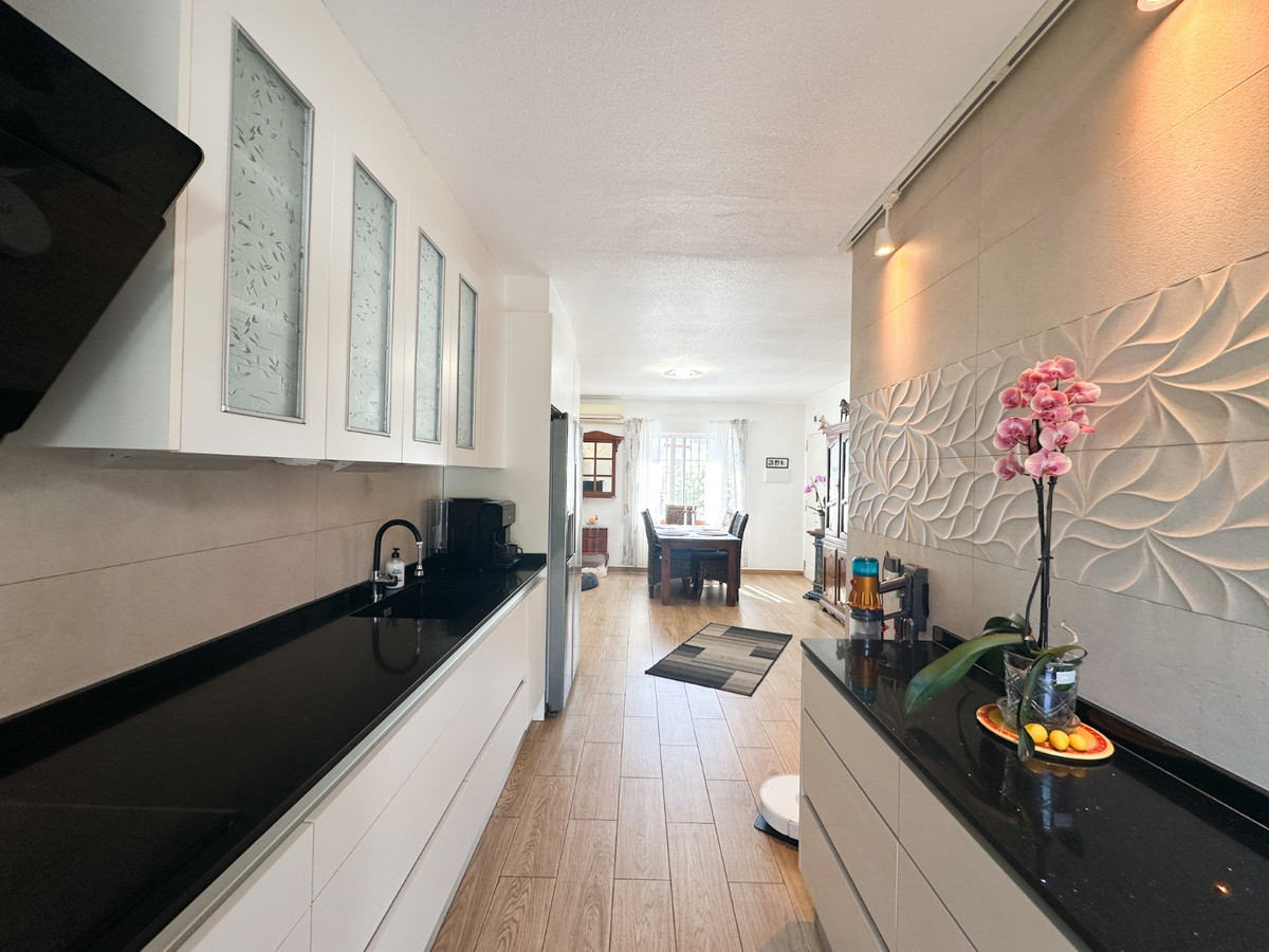 For sale - 2 Bedroom 2 Bathroom House - Townhouse in Torrevieja - Torrevieja Centro  - Alicante