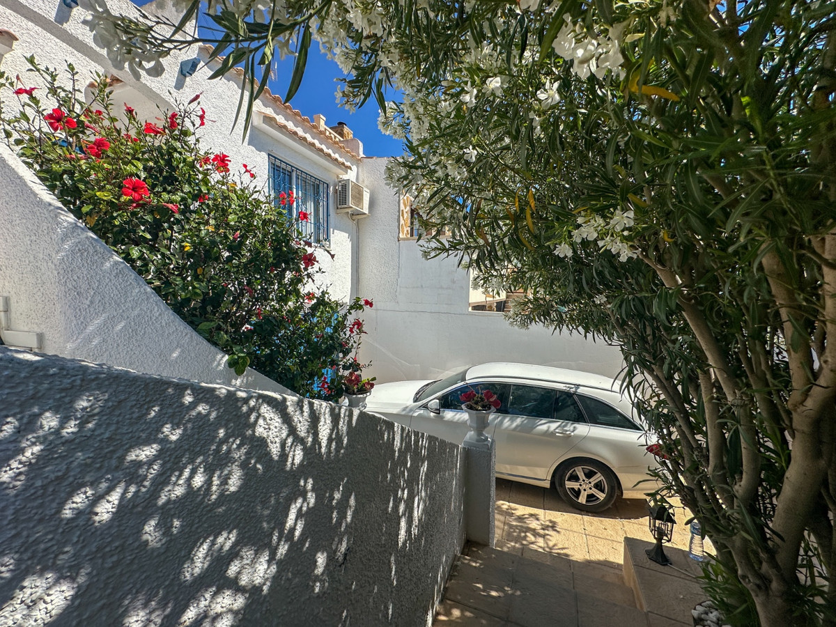For sale - 2 Bedroom 2 Bathroom House - Townhouse in Torrevieja - Torrevieja Centro  - Alicante